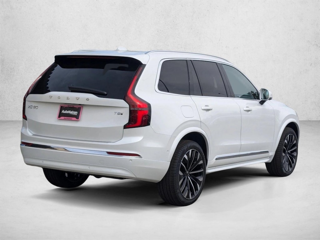 Certified 2025 Volvo XC90 plug-in hybrid T8 (2025.5) Plus 7-Seater SUV