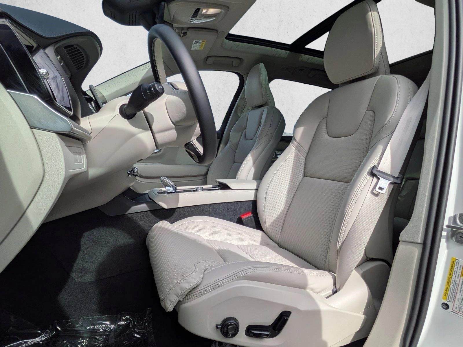 2026 Volvo XC90 plug-in hybrid Ultra photo 4