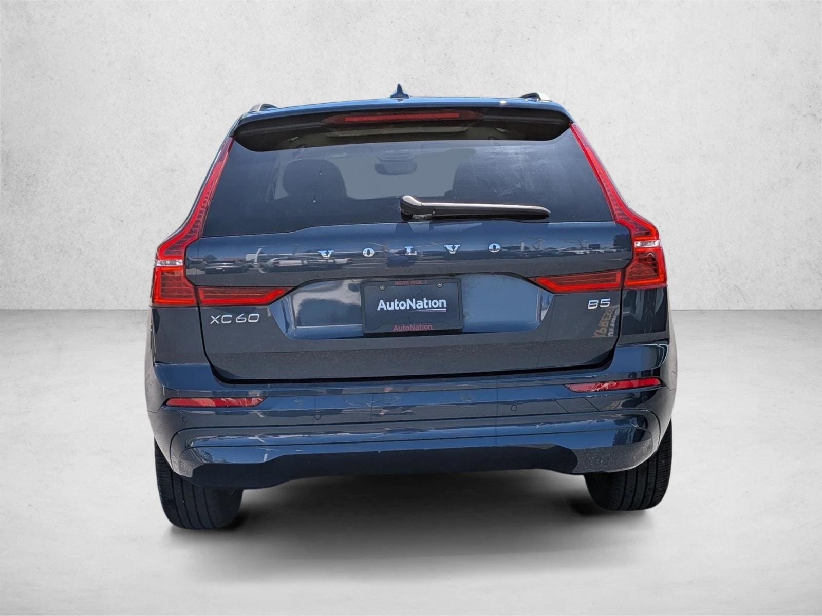 2023 Volvo XC60 B5 FWD Core photo 5