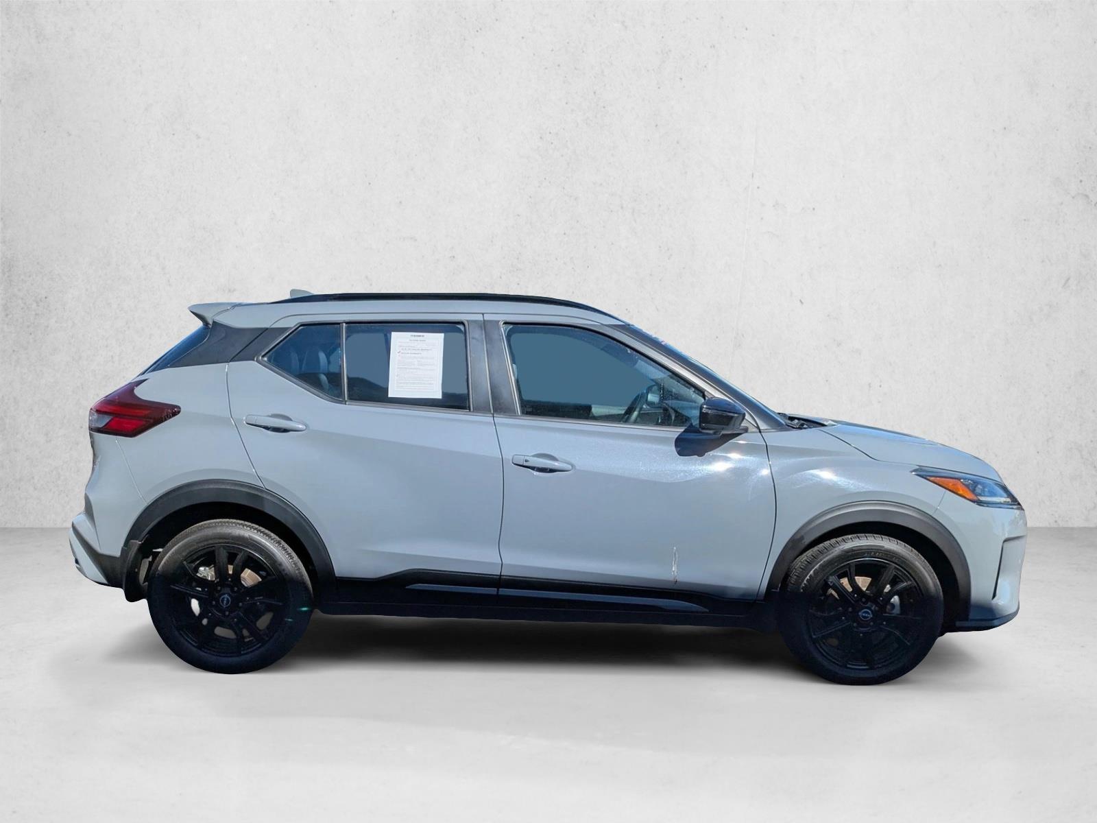 2023 Nissan Kicks SR photo 4