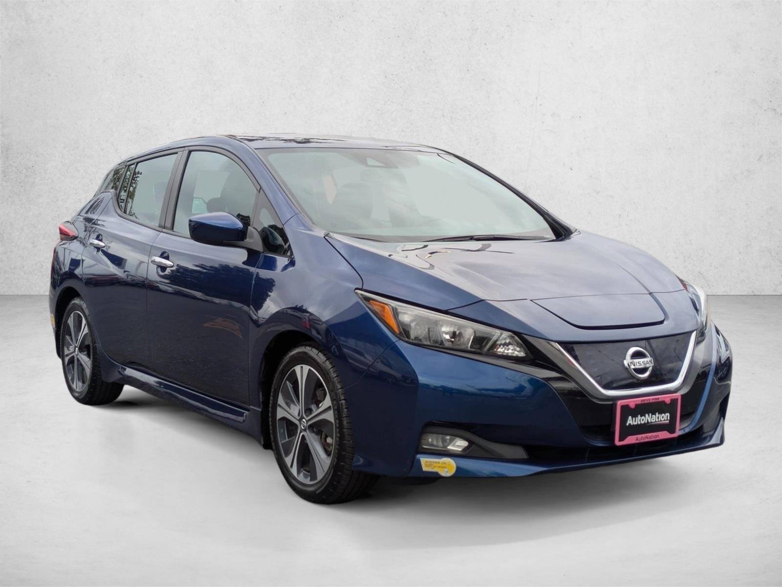 2022 Nissan Leaf SV photo 3