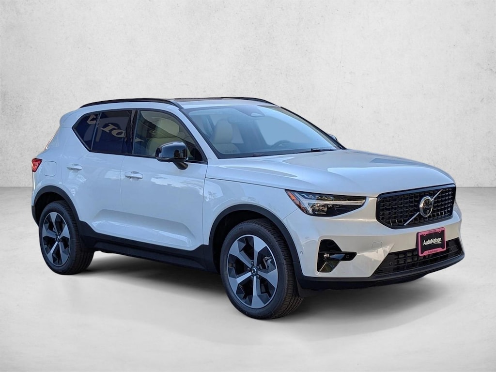 Used 2026 Volvo XC40 B5 Plus SUV