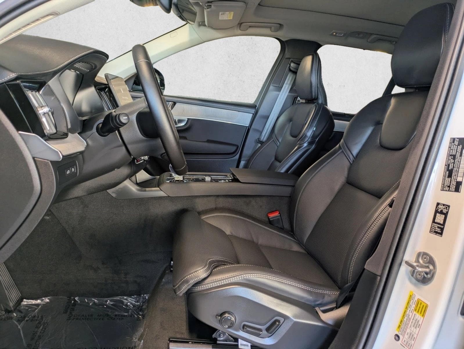 2026 Volvo XC90 plug-in hybrid Ultra Dark Theme photo 4