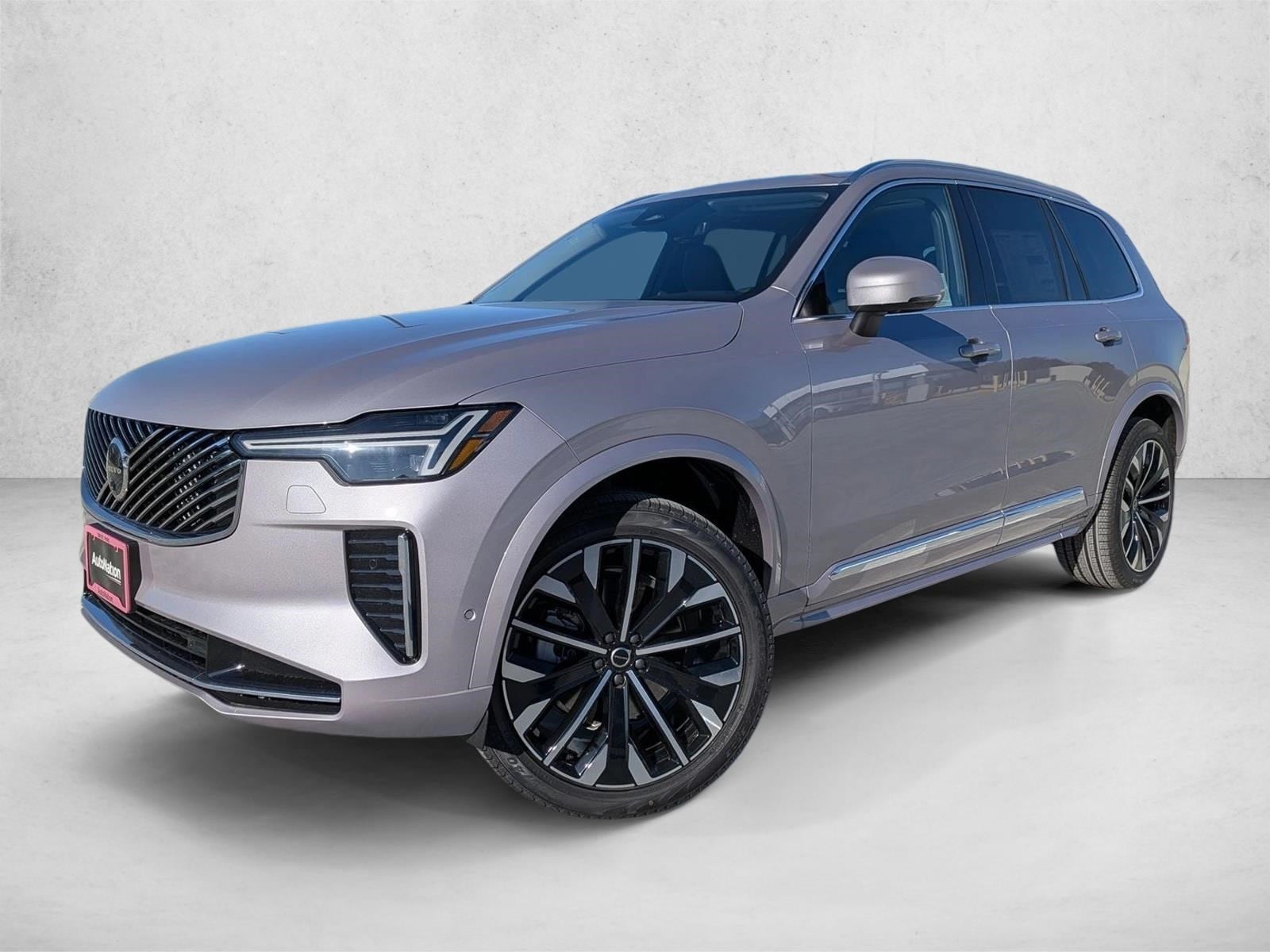 2026 Volvo XC90 Plus's photo