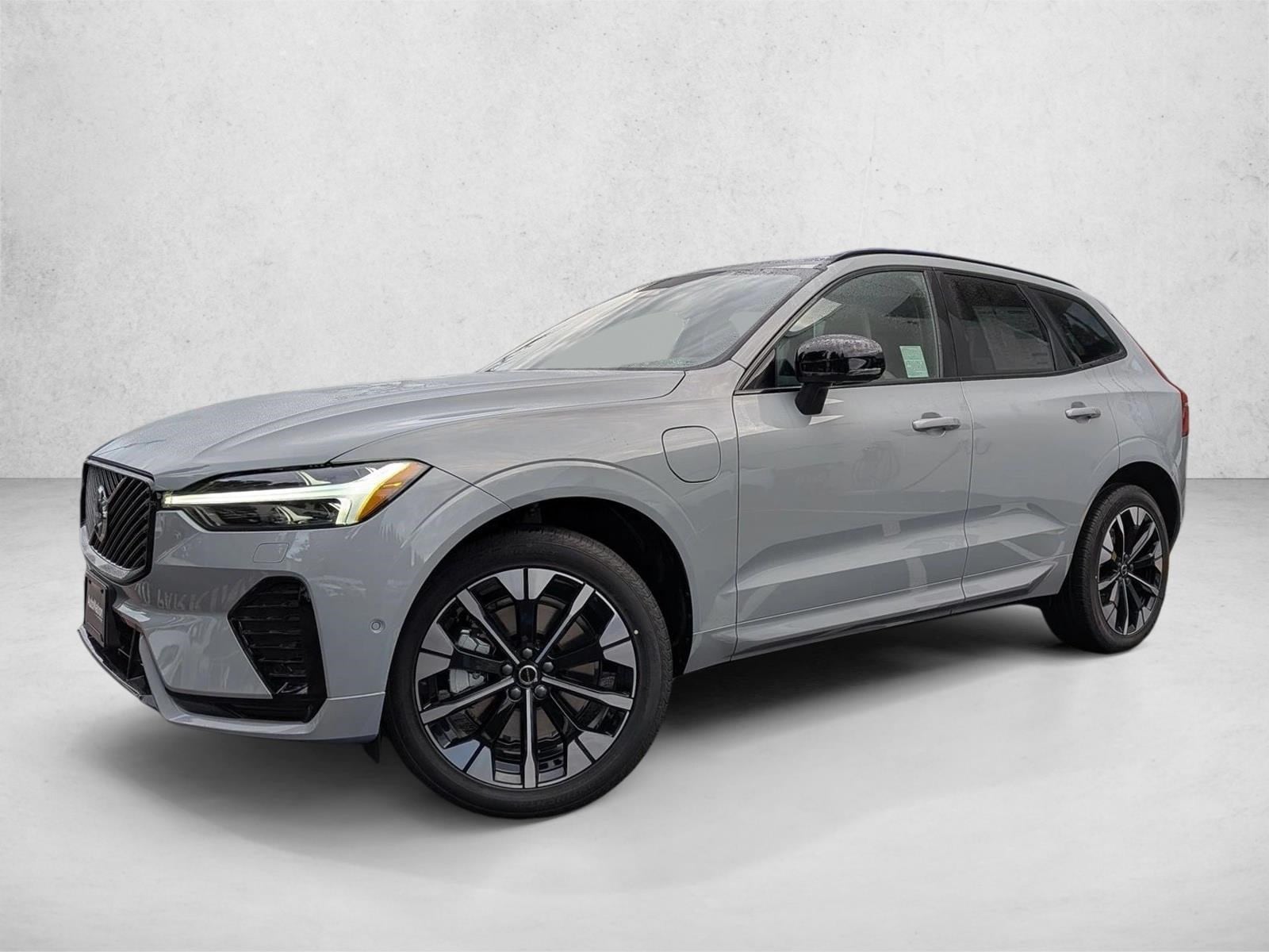 2026 Volvo XC60 Plus's photo