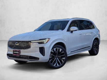 2026 Volvo XC90 plug-in hybrid Plus SUV