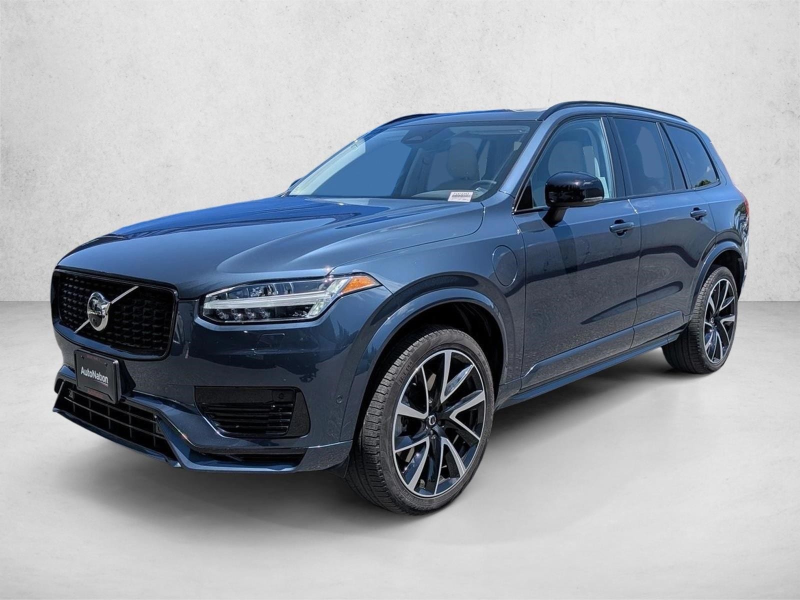 2023 Volvo XC90 T8 Recharge Plus Dark Theme 7-Seater 4WD's photo