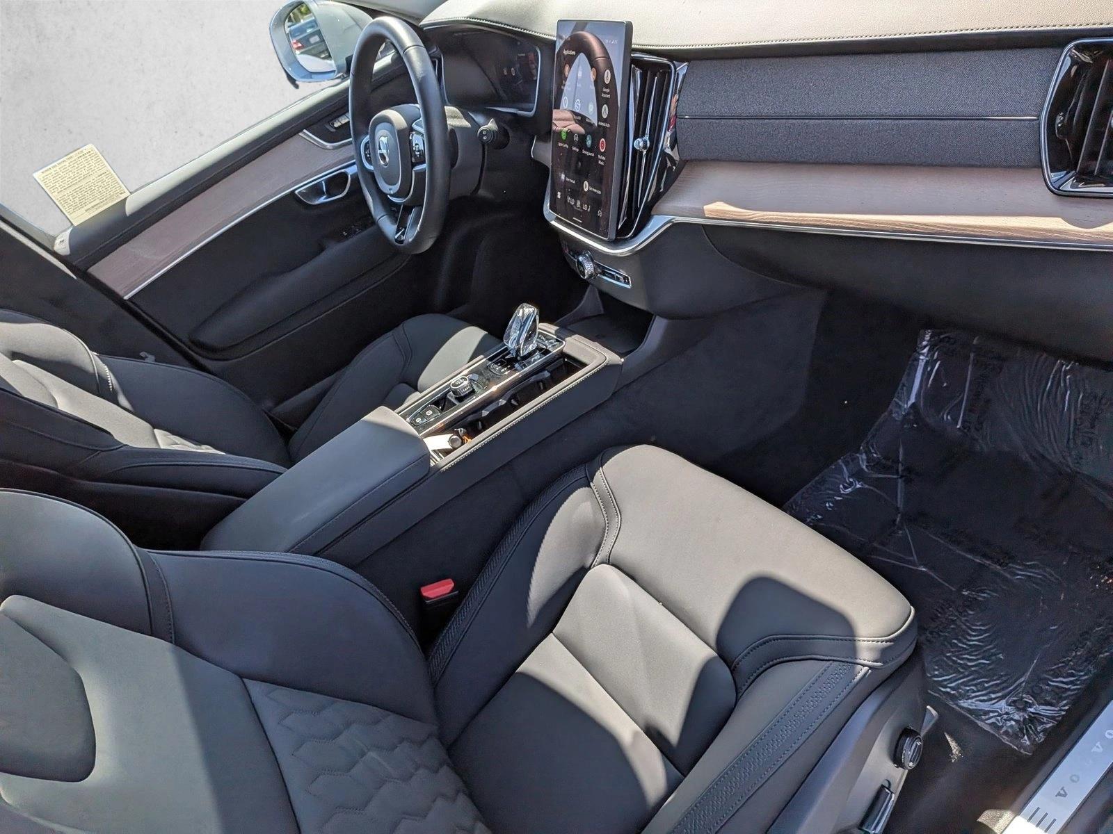 2026 Volvo XC90 Core - Photo 22