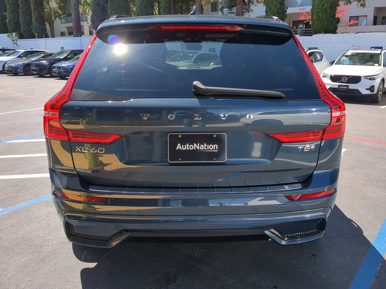 2025 Volvo XC60 plug-in hybrid T8 Plus photo 6