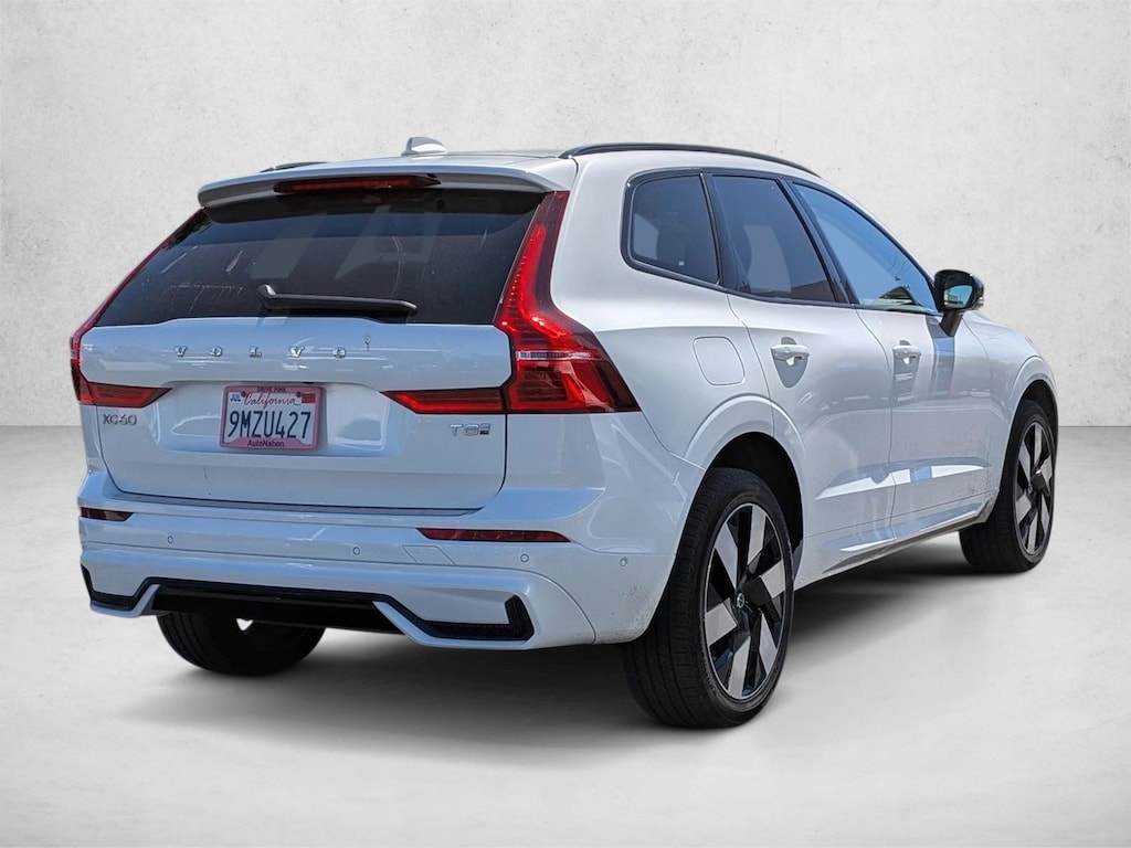 Used 2025 Volvo XC60 plug-in hybrid T8 Plus SUV
