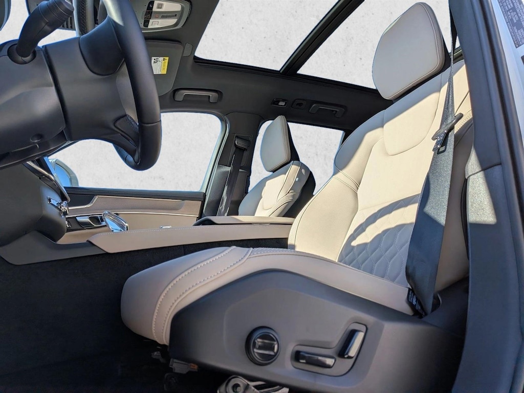 New 2026 Volvo XC90 Core SUV
