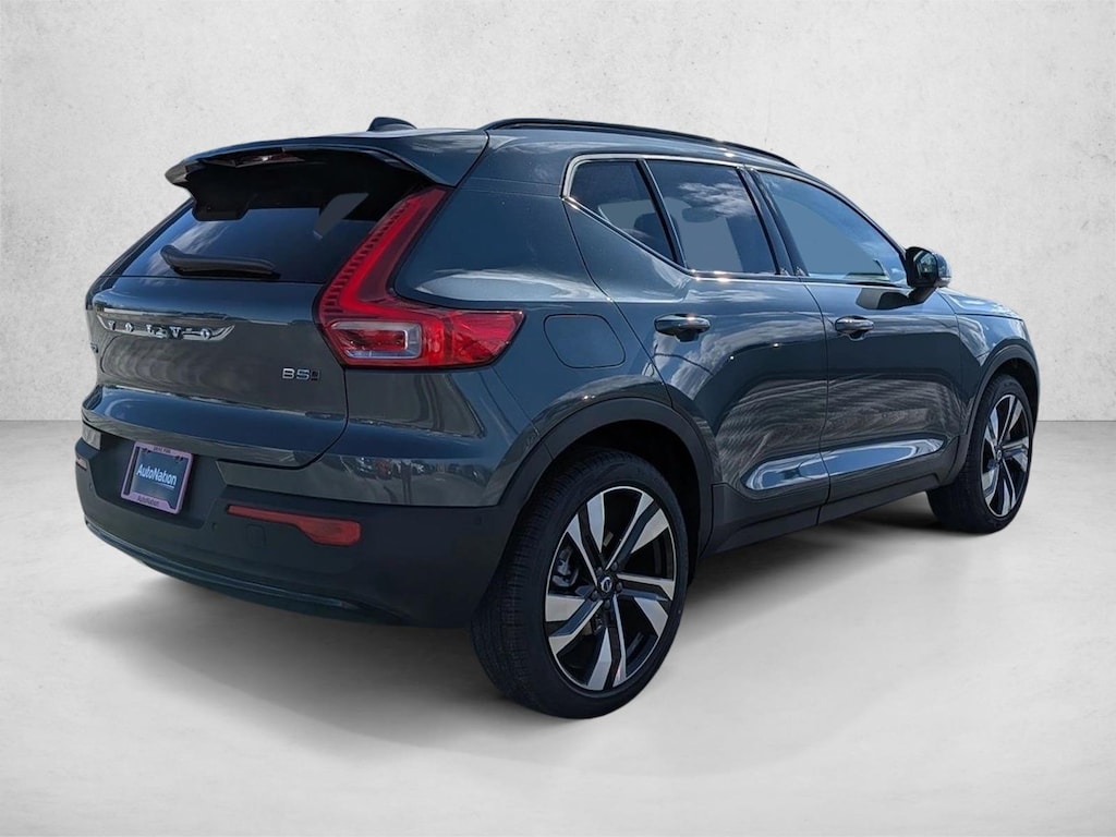 New 2026 Volvo XC40 Ultra SUV