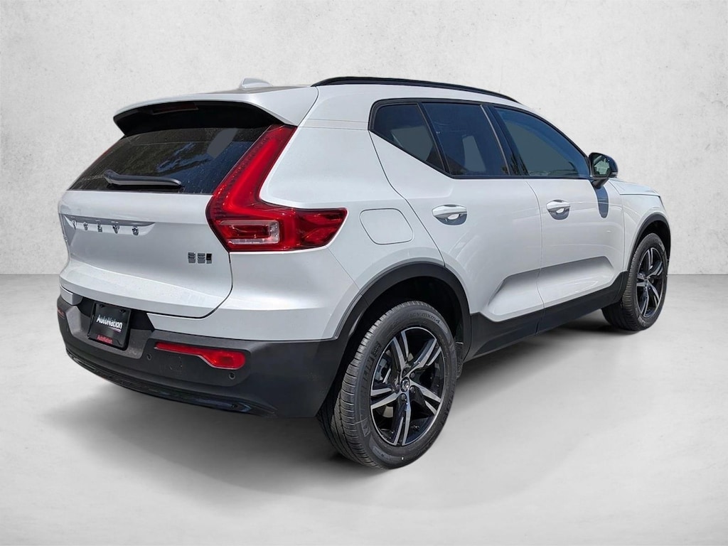 New 2026 Volvo XC40 Core SUV