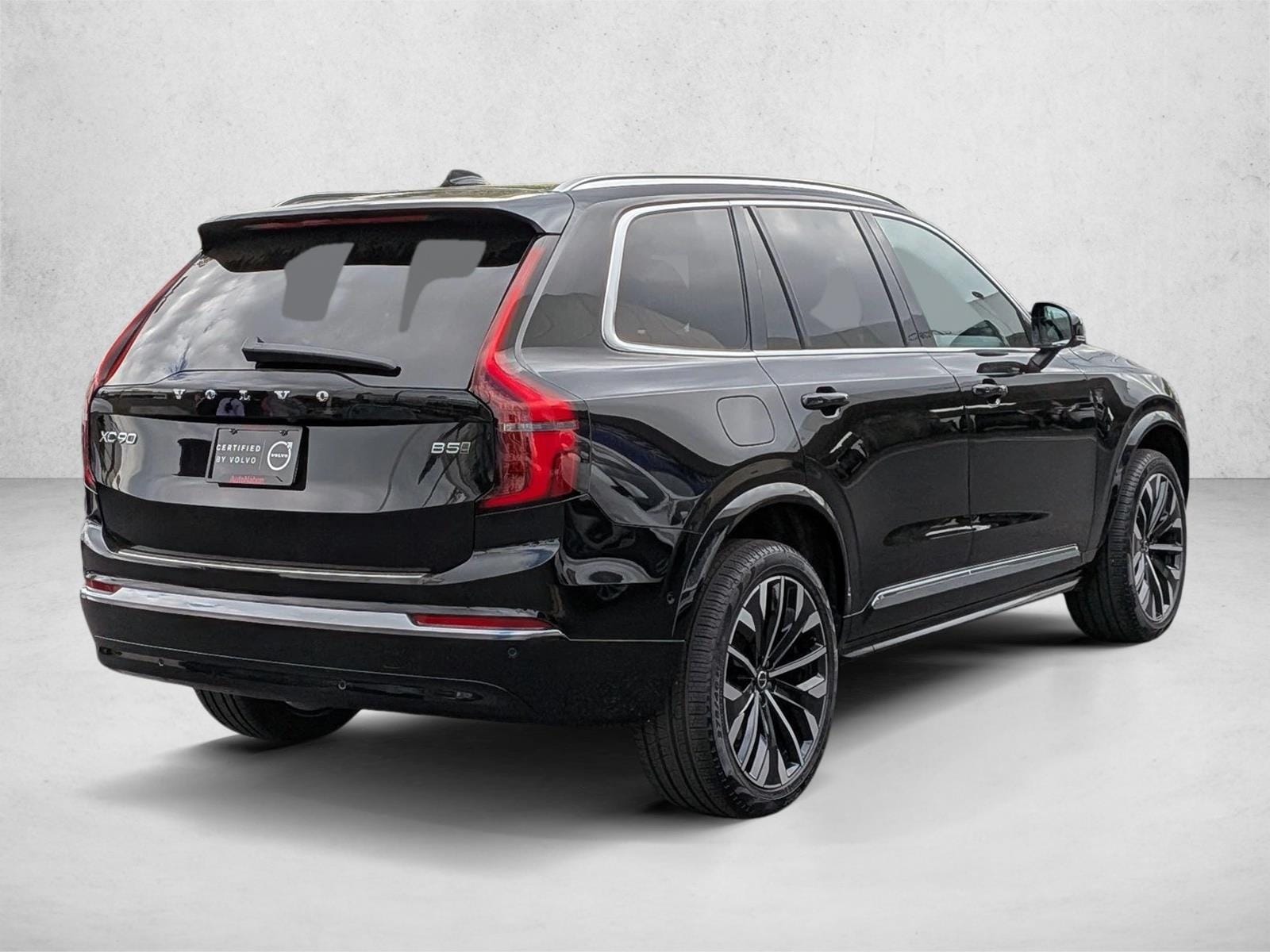 2026 Volvo XC90 B5 Plus 7-Seater photo 4