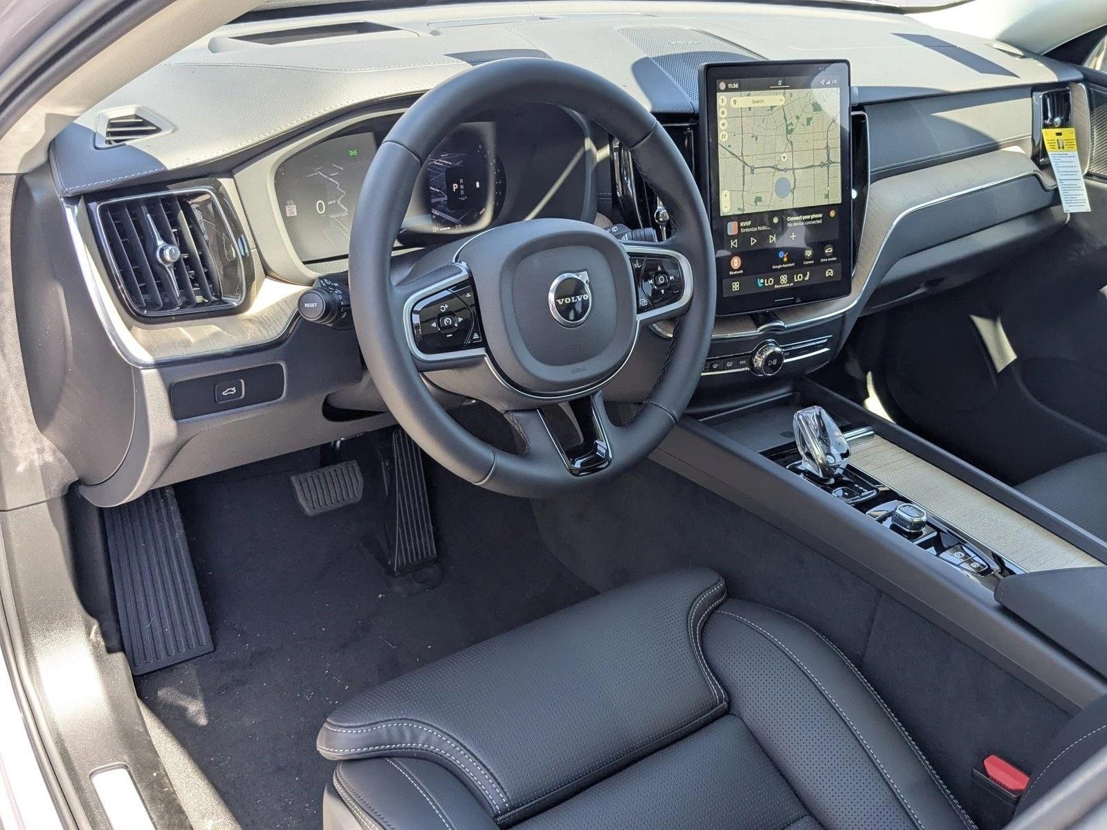 2026 Volvo XC60 photo 2