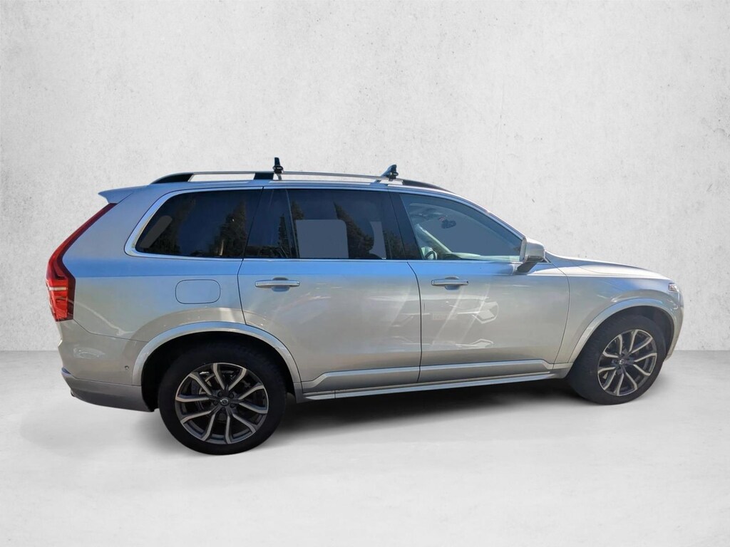 Used 2019 Volvo XC90 T5 Momentum SUV