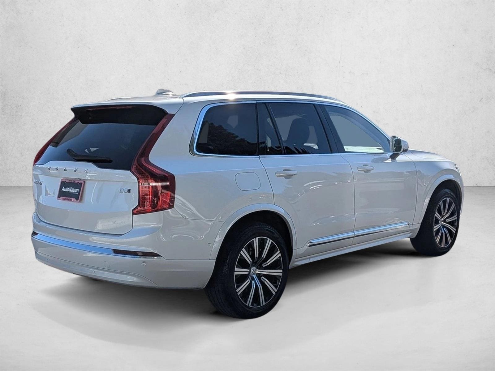 2023 Volvo XC90 B5 AWD Plus photo 5