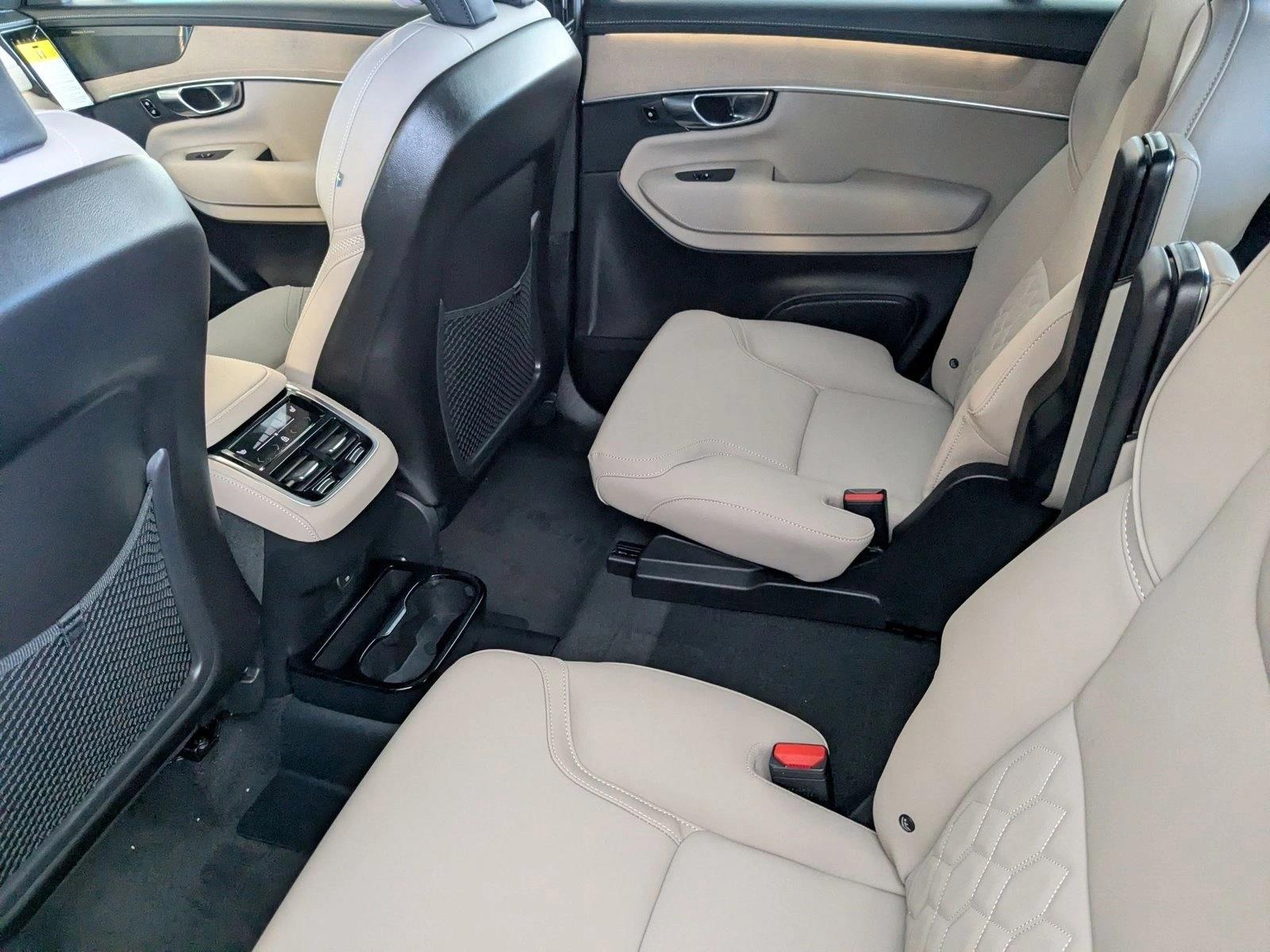 2026 Volvo XC90 Plus - Photo 19