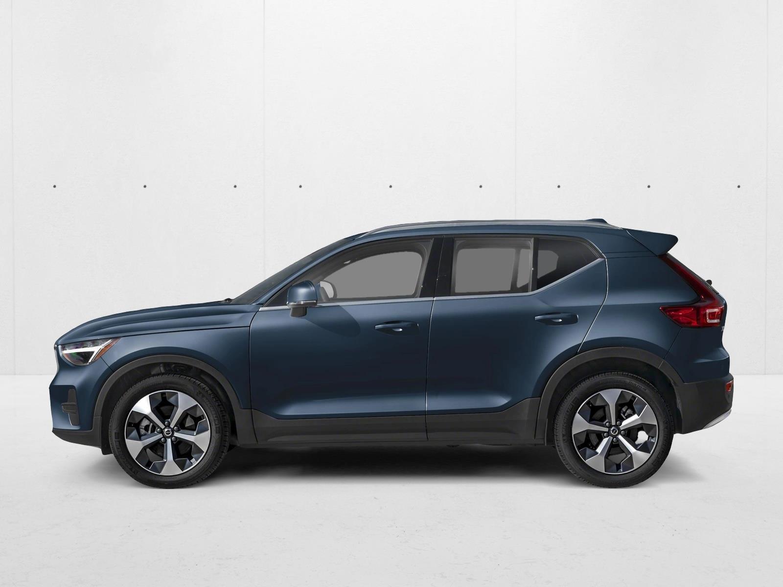 2026 Volvo XC40 photo 3