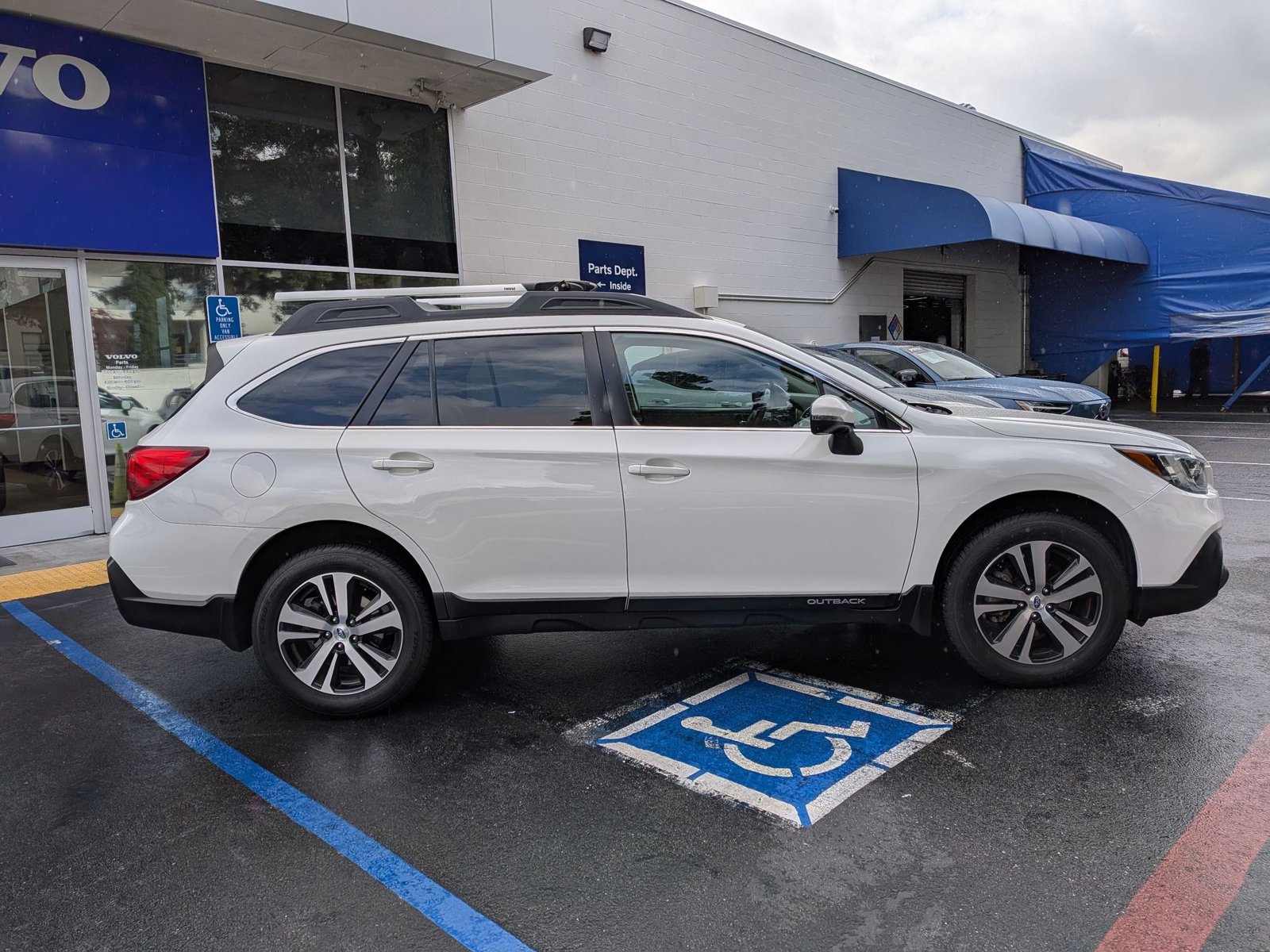2018 Subaru Outback 2.5i Limited photo 4