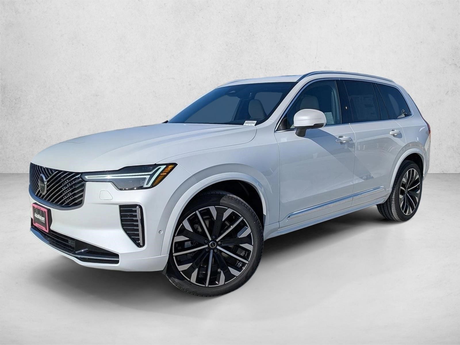 2026 Volvo XC90 Plus's photo