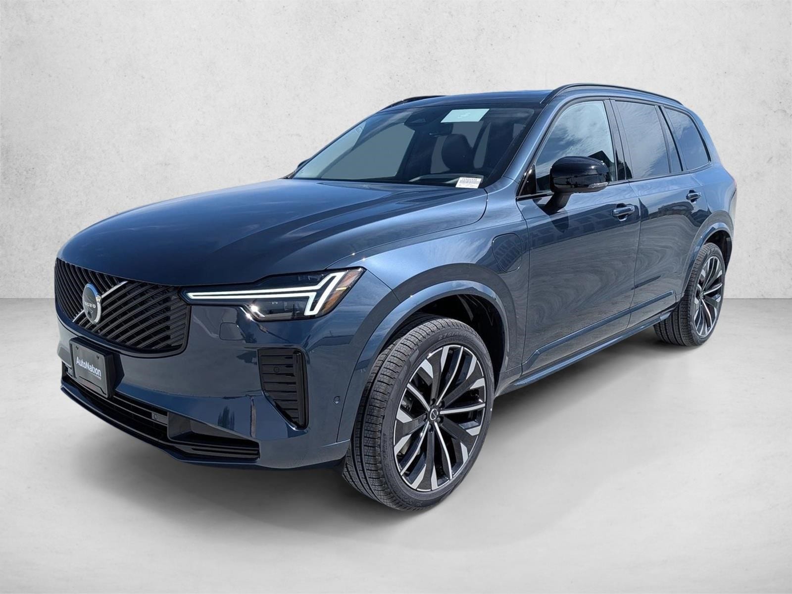2026 Volvo XC90 T8 Recharge Ultra Dark 4WD's photo