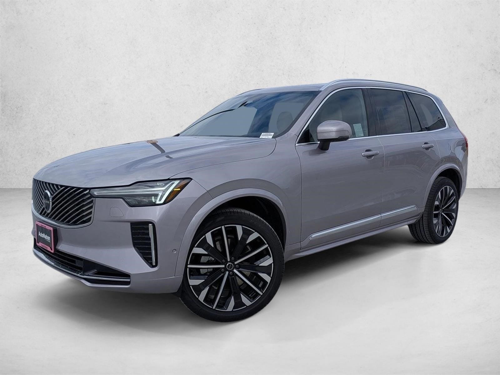 2026 Volvo XC90 Plus's photo