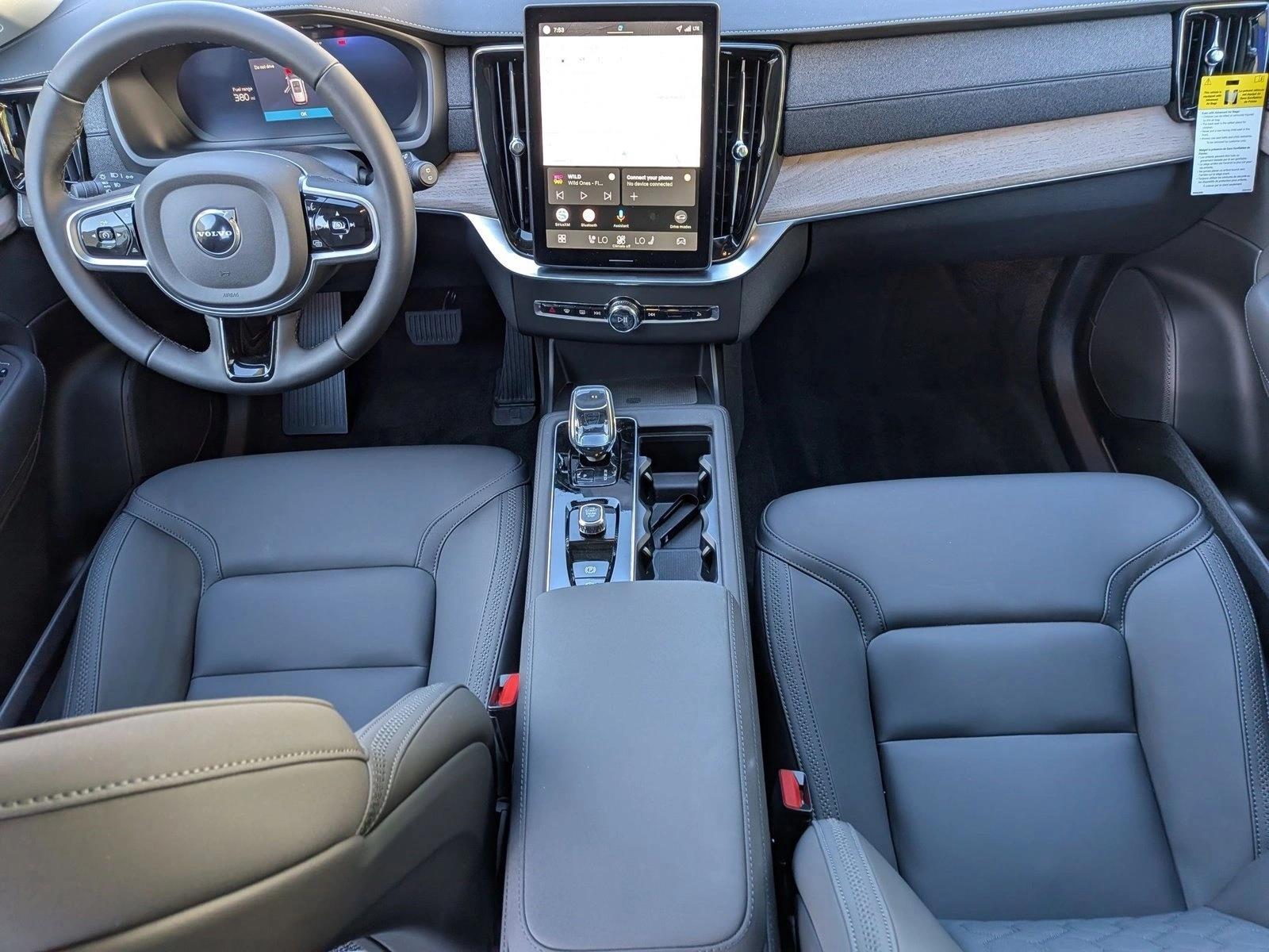 2026 Volvo XC90 Plus - Photo 16