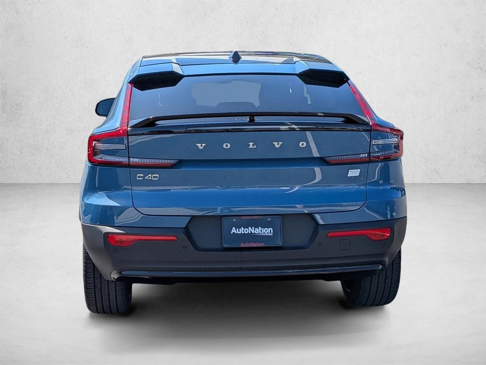 2023 Volvo C40 Recharge Pure Electric Twin Ultimate photo 6