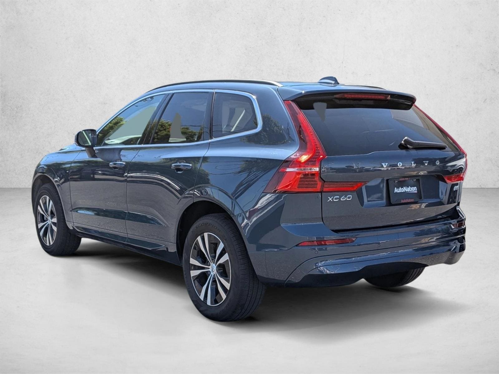 2023 Volvo XC60 B5 FWD Core photo 3