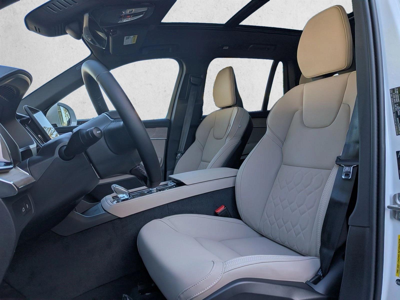 2026 Volvo XC90 plug-in hybrid Plus photo 4