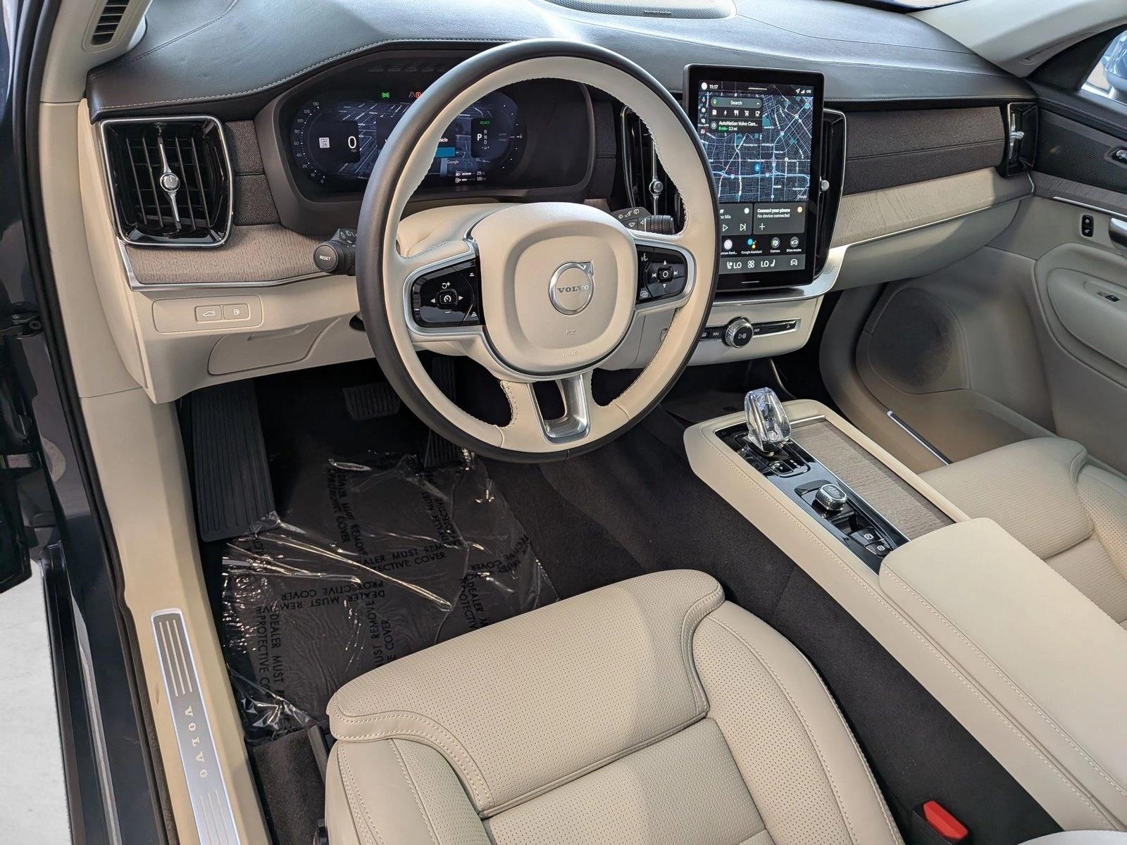 2026 Volvo XC90 plug-in hybrid Ultra photo 3