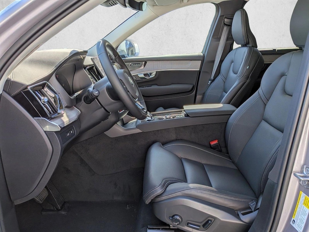 New 2026 Volvo XC90 plug-in hybrid Ultra SUV