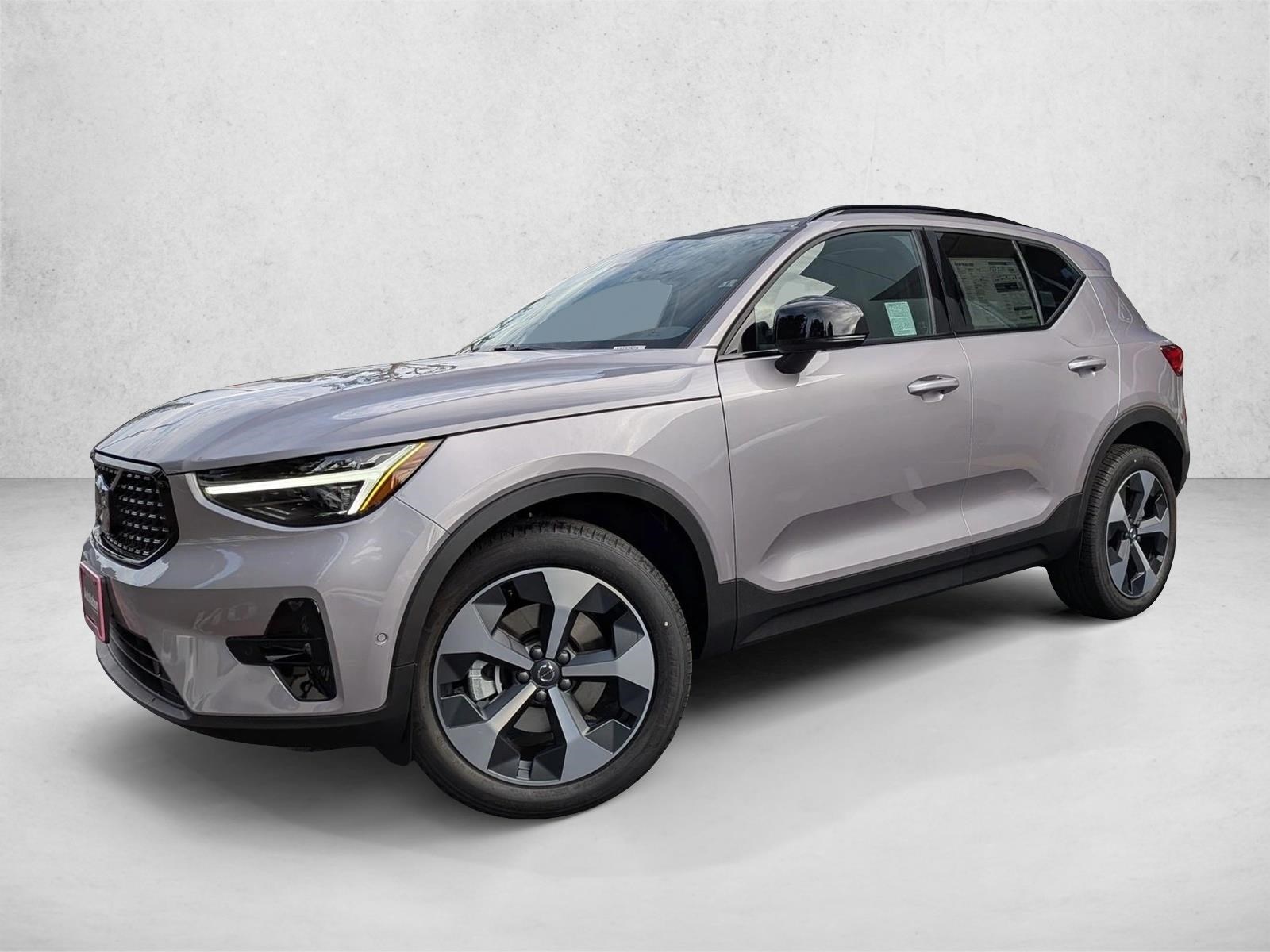 2026 Volvo XC40 Plus's photo