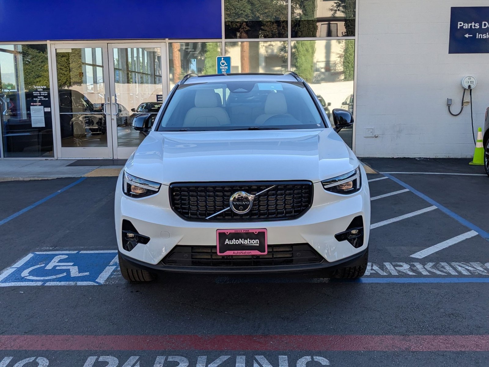 2026 Volvo XC40 B5 Plus photo 6