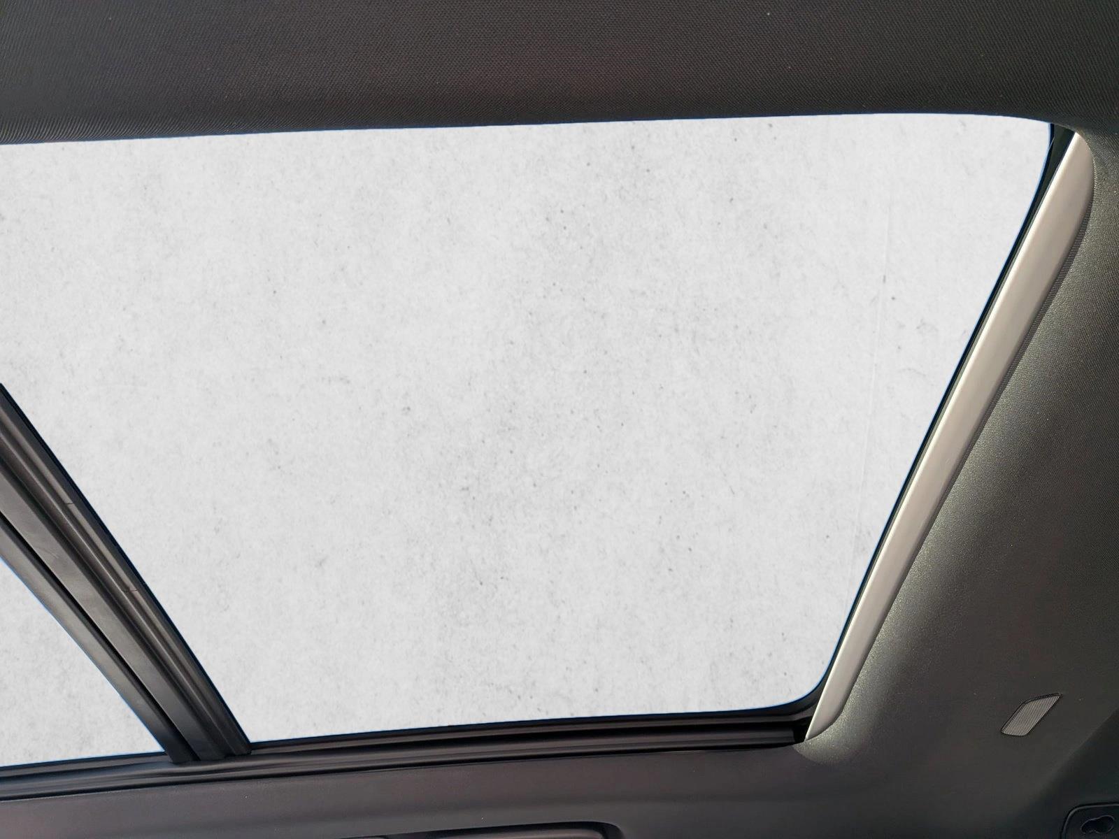 2025 Volvo XC90 Core - Photo 18