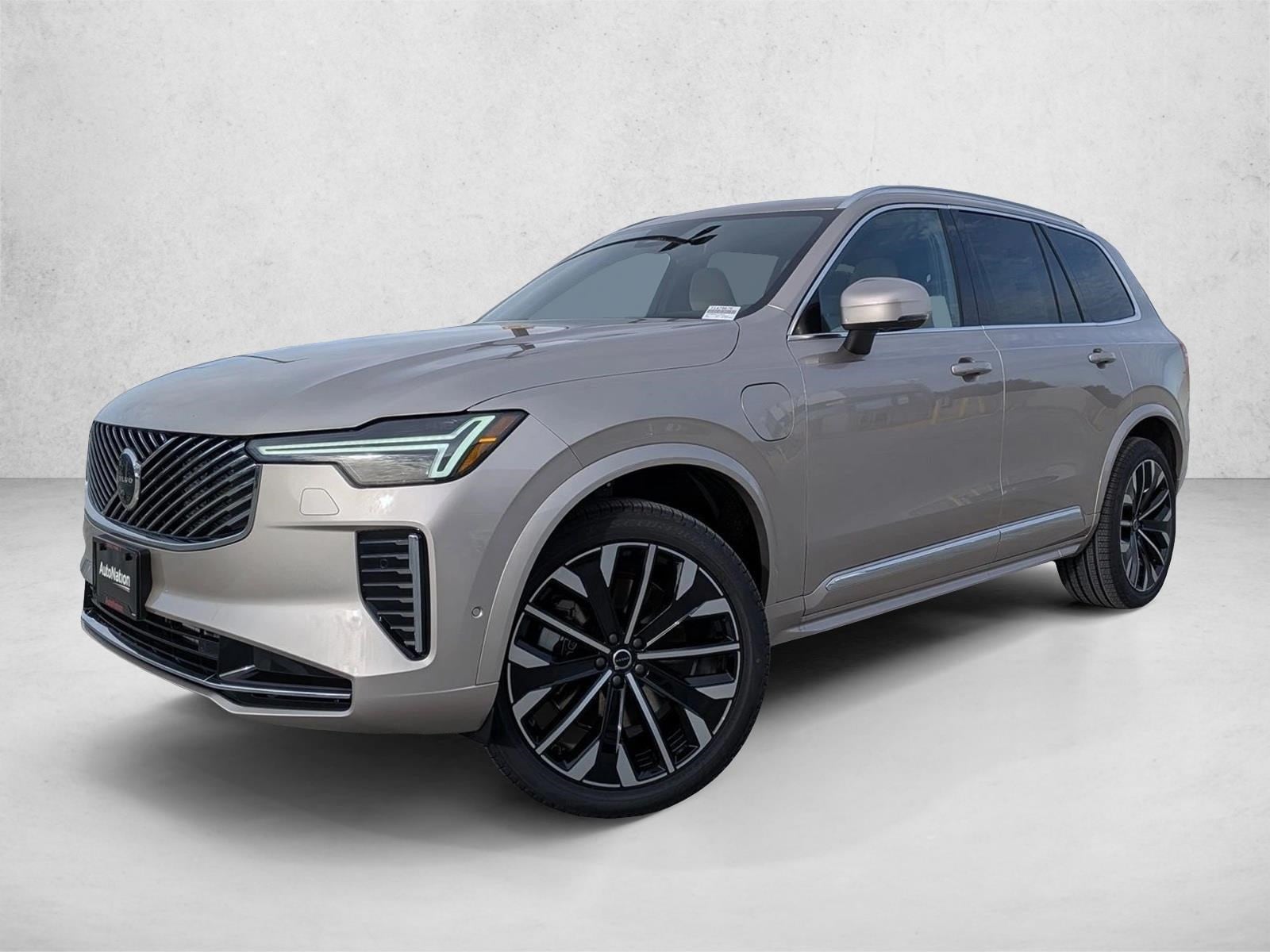 2026 Volvo XC90 Plus's photo