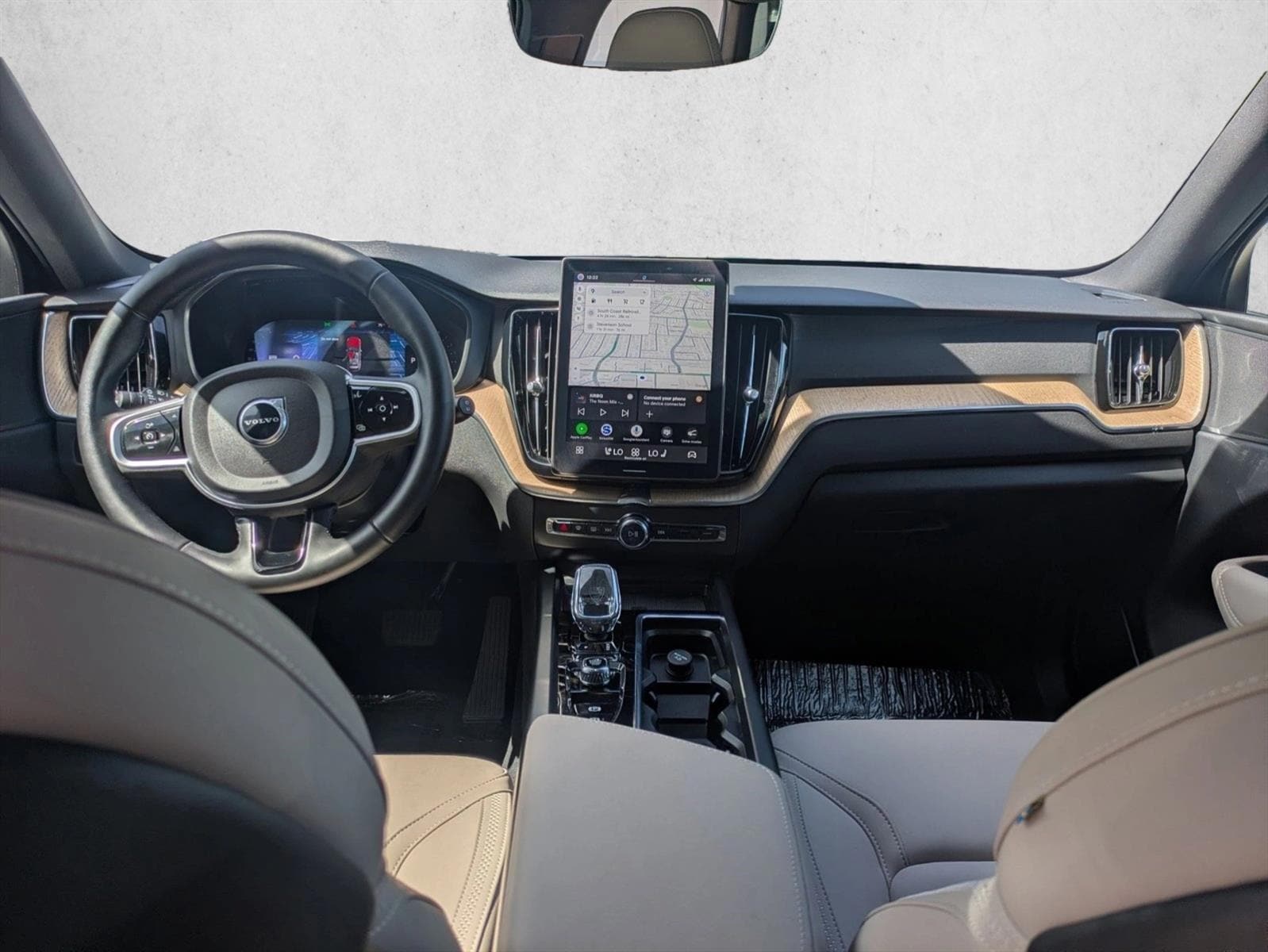 2026 Volvo XC60 Plus - Photo 19