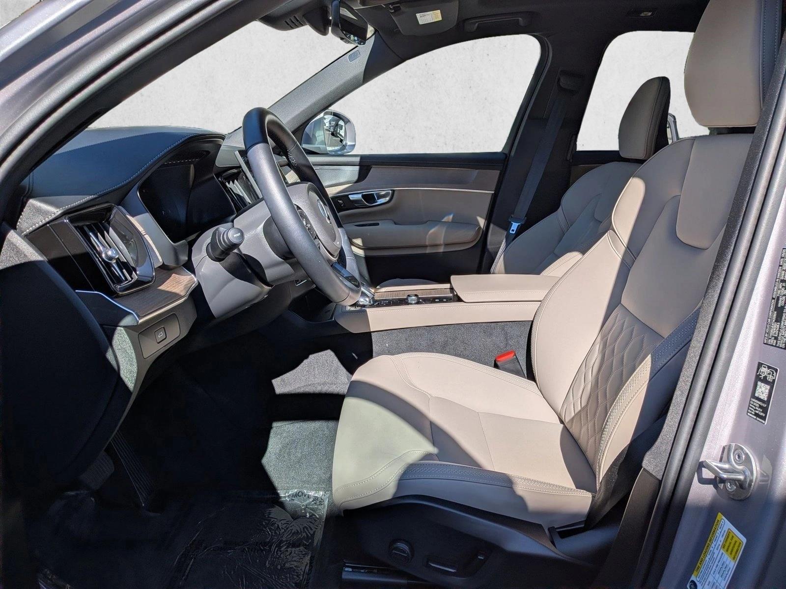2026 Volvo XC90 Plus - Photo 17