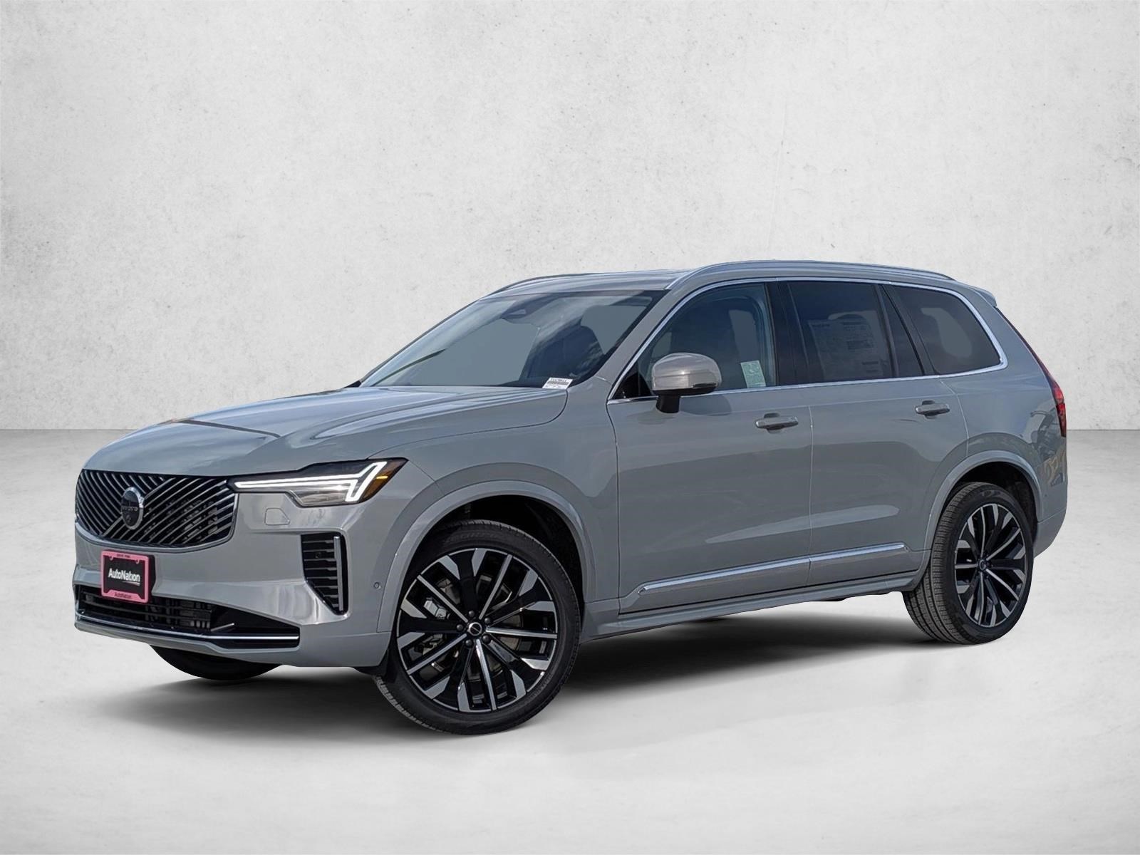 2026 Volvo XC90 Plus's photo