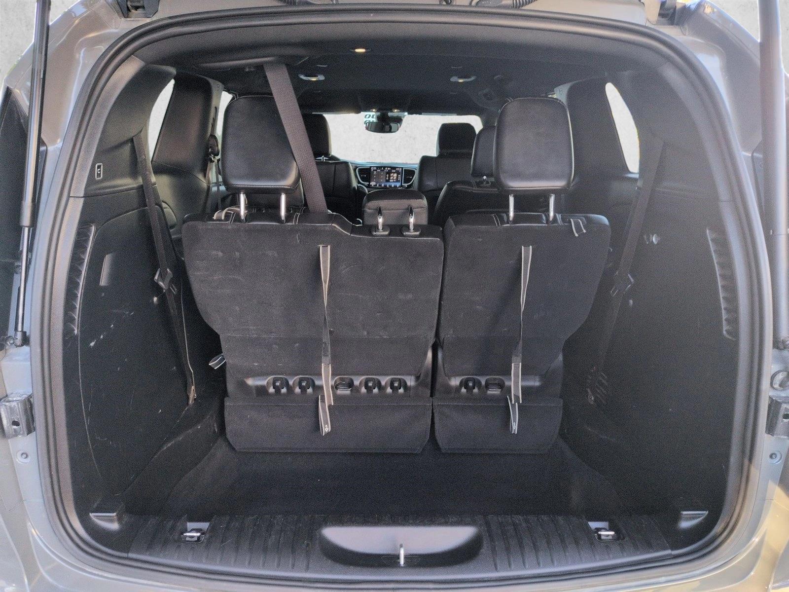 2025 Chrysler Pacifica Select photo 6