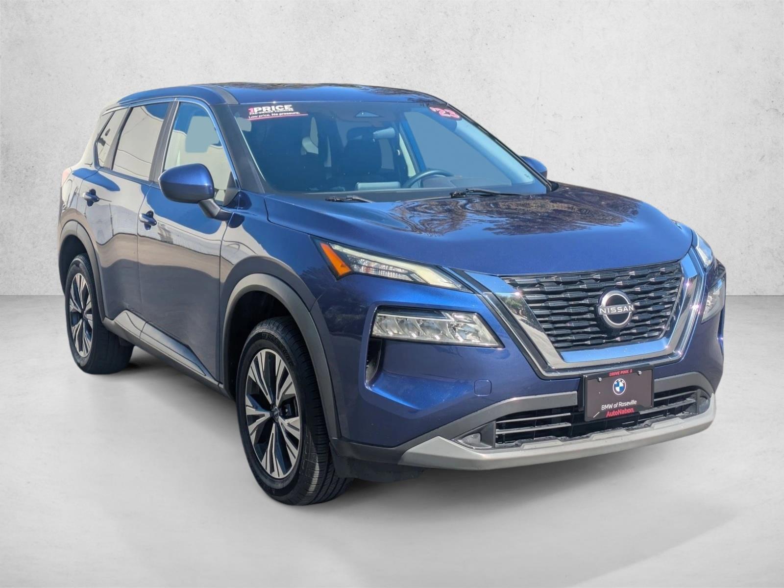 2023 Nissan Rogue SV photo 3
