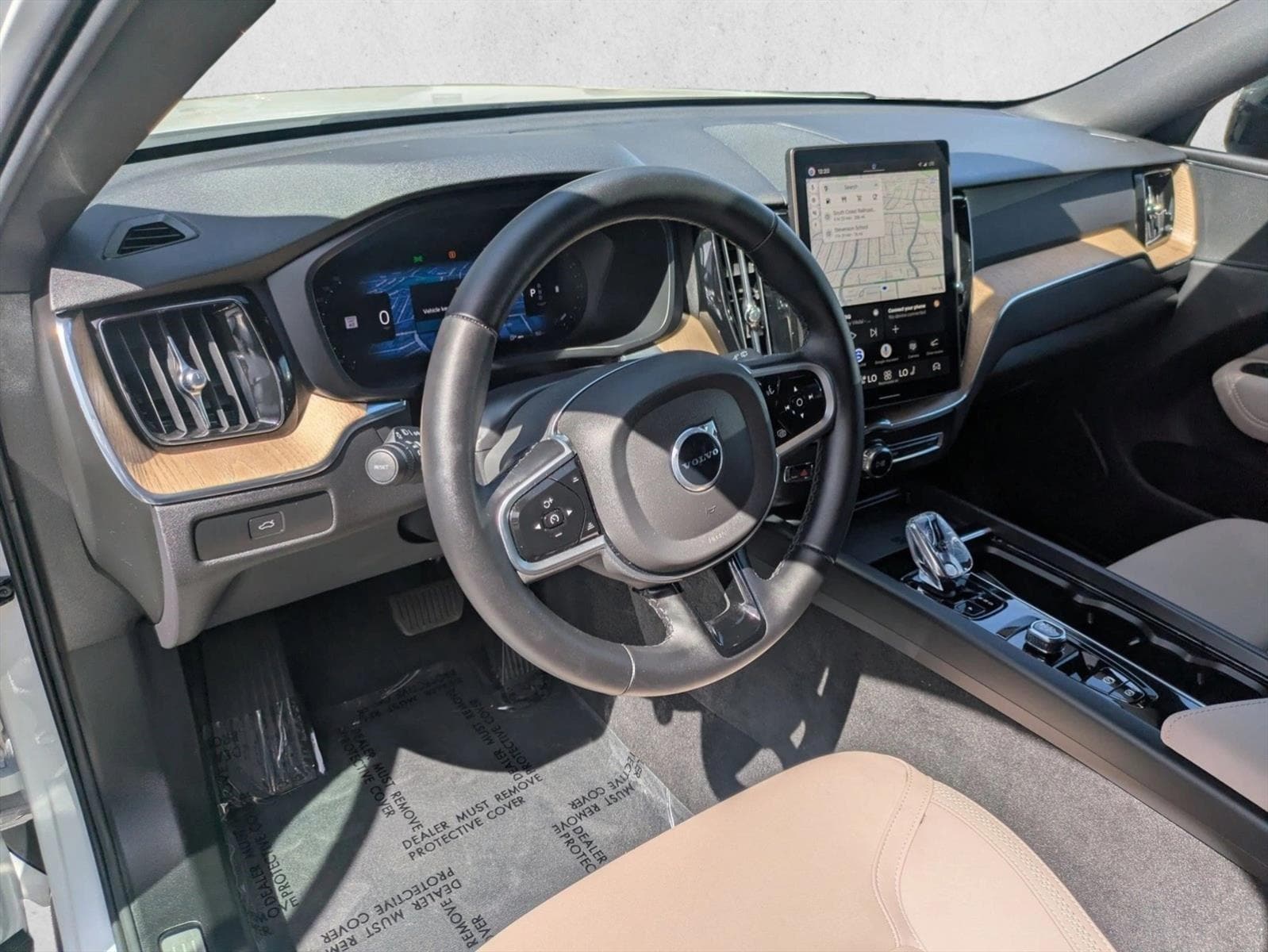 2026 Volvo XC60 Plus - Photo 10