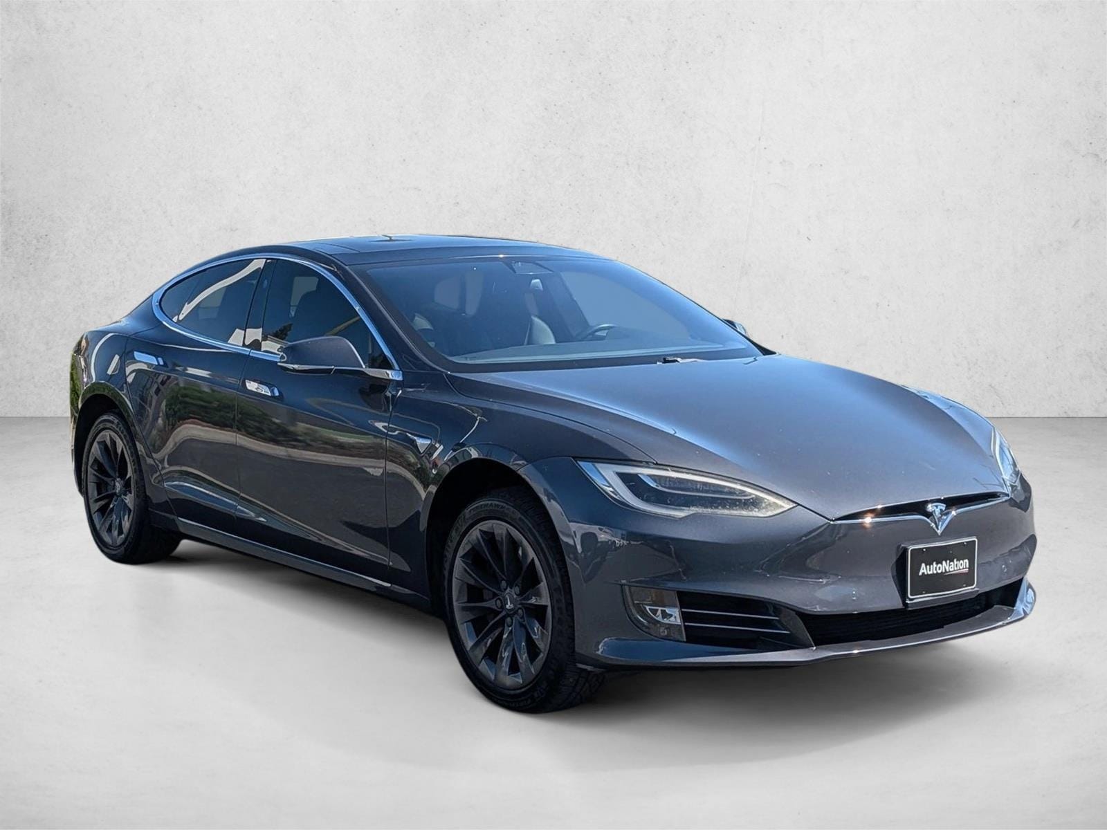 2018 Tesla Model S photo 2