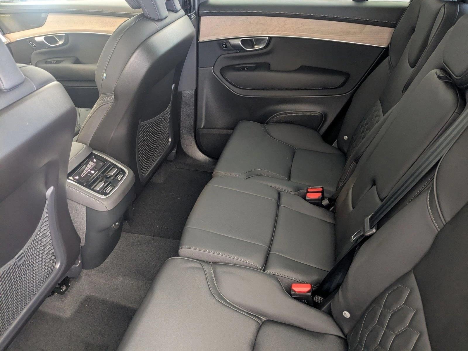 2026 Volvo XC90 Plus - Photo 16