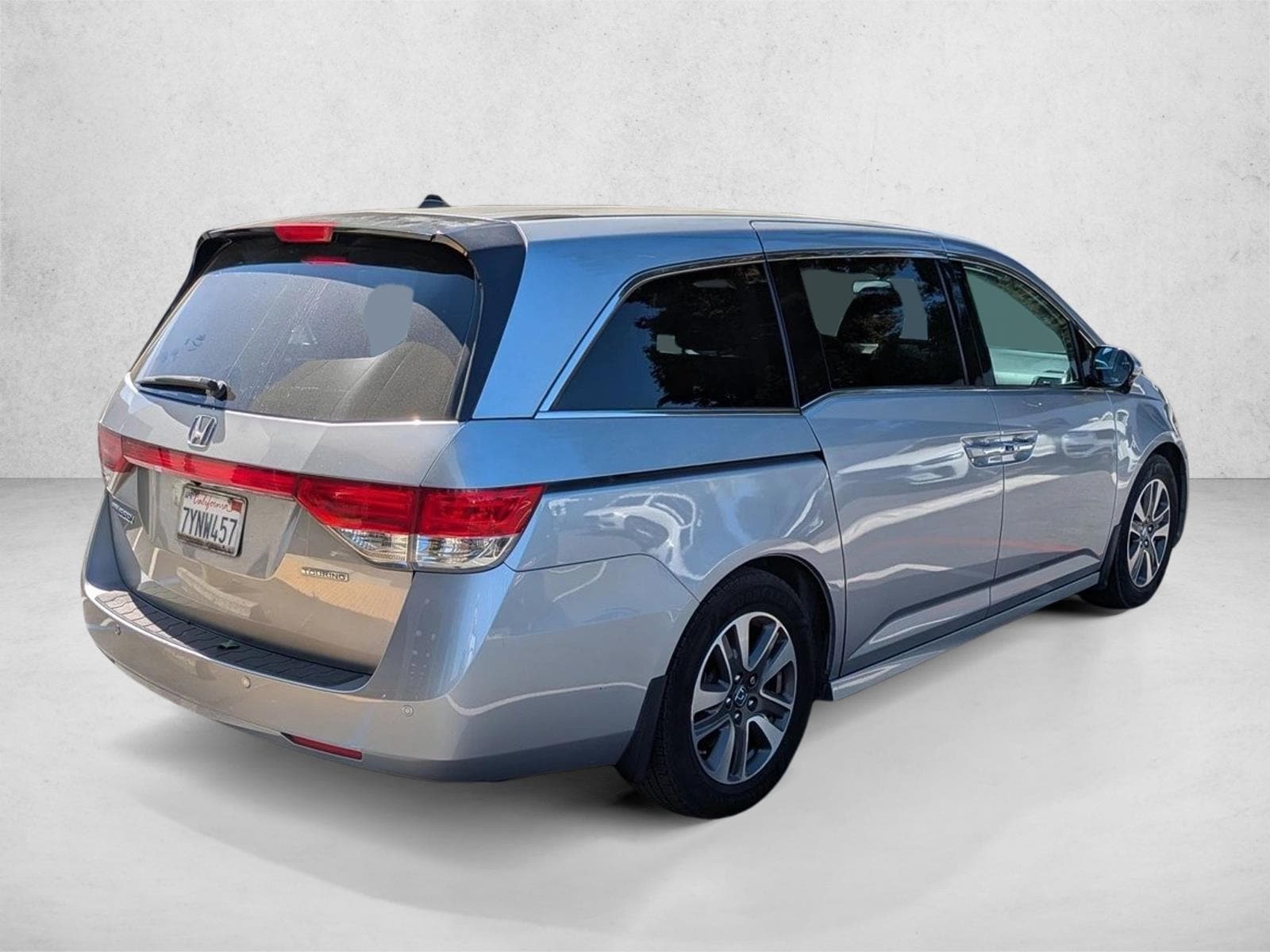 2016 Honda Odyssey Touring photo 4