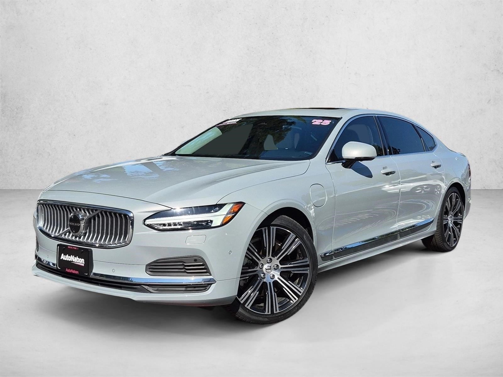 2025 Volvo S90