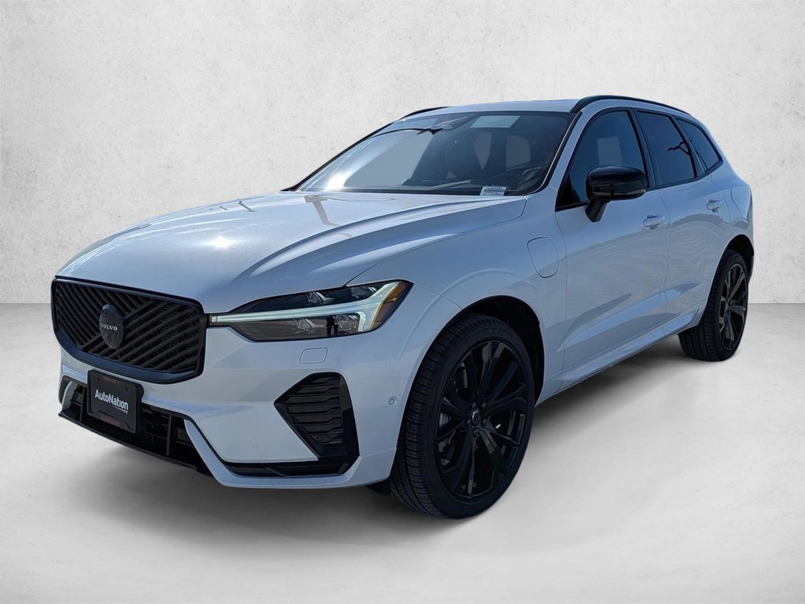 2026 Volvo XC60 T8 Ultra Black Edition Theme AWD's photo