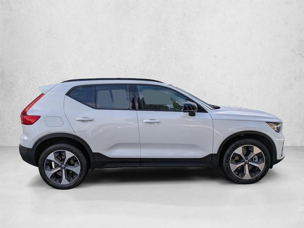 Used 2026 Volvo XC40 B5 Plus SUV