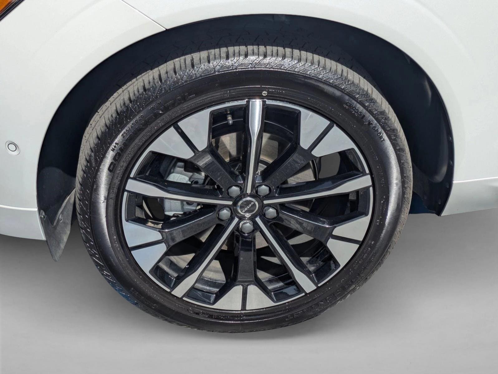 2026 Volvo XC60 Plus - Photo 25